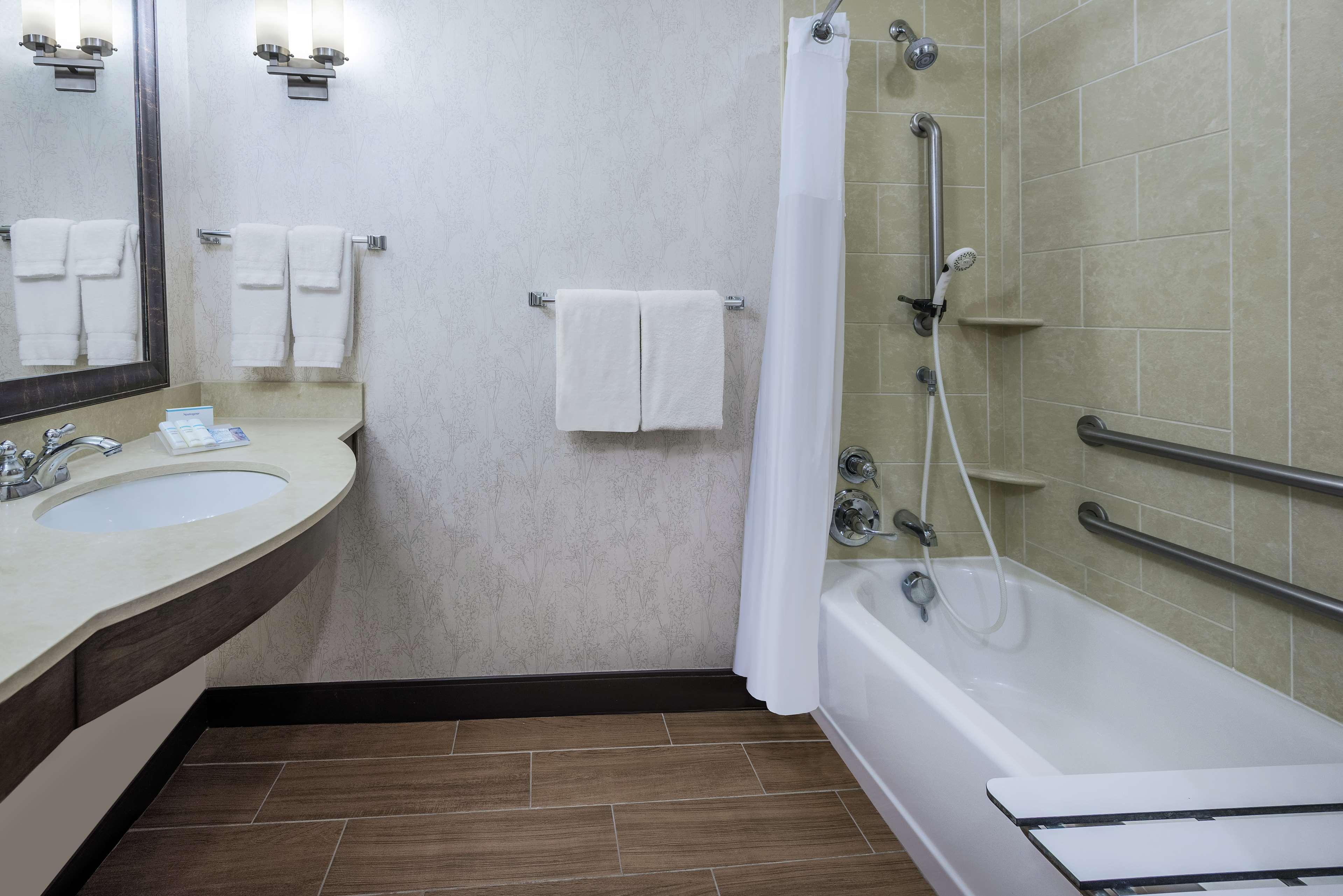 Hilton Garden Inn San Antonio/Rim Pass Drive Dış mekan fotoğraf